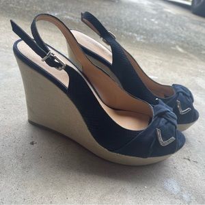 Antonio Melani size 9 never worn wedges